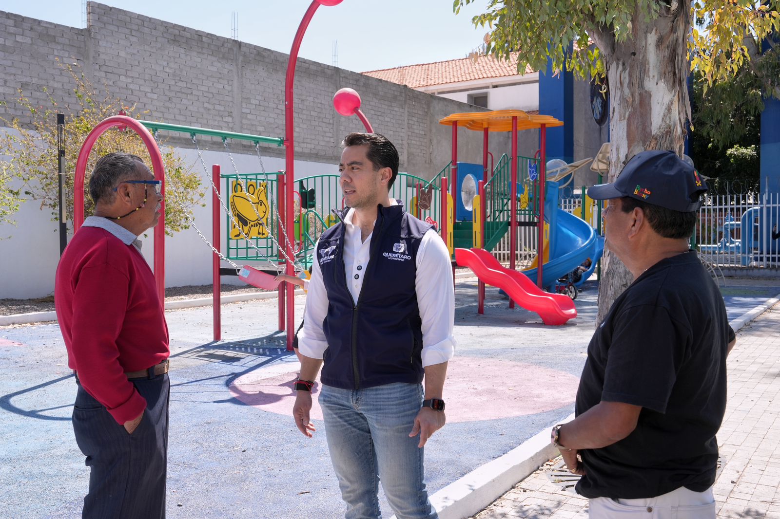 Imagen de Entrega Felifer Macías rehabilitación del parque en la colonia Las Plazas 6