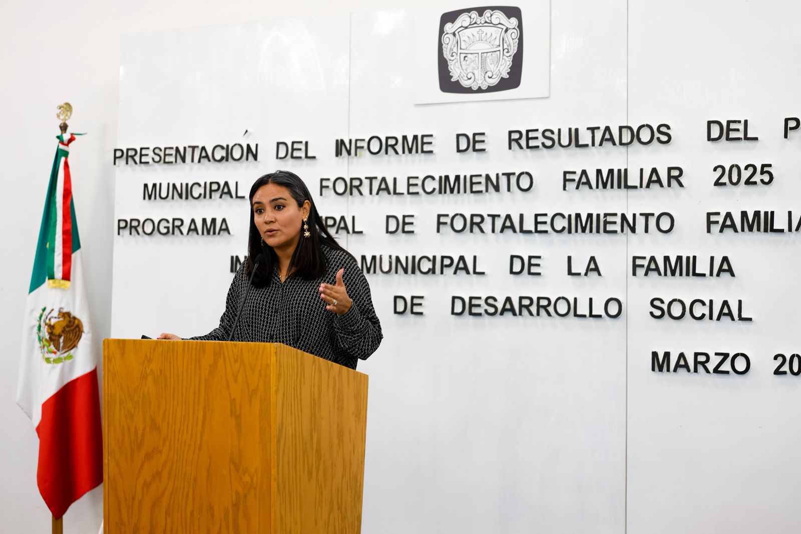 WhatsApp Image 2026-03-24 at 9.19.08 AM Imagen de Destaca Felifer Macías resultados y fortalece políticas públicas para el desarrollo de familias en Querétaro 3