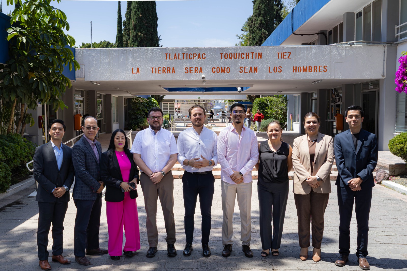 Imagen de Impulsará Felifer Macías proyecto de biblioteca tecnológica en el ITQ y fortalecerá vinculación de jóvenes con empresas 1