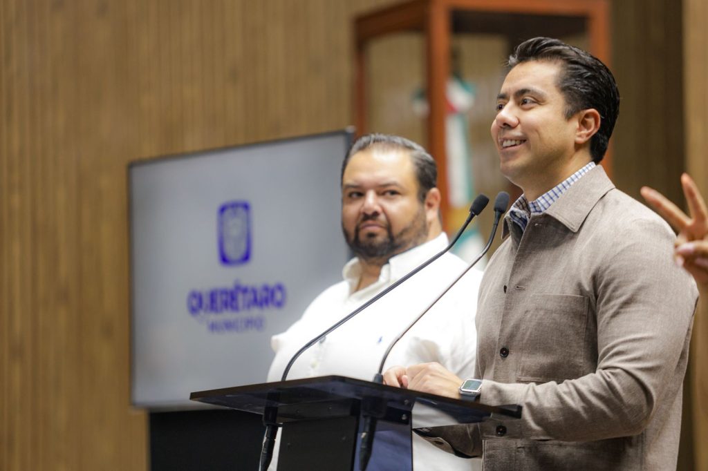Imagen de Impulsa Felifer Macías la conectividad y educación para todas y todos los queretanos 8