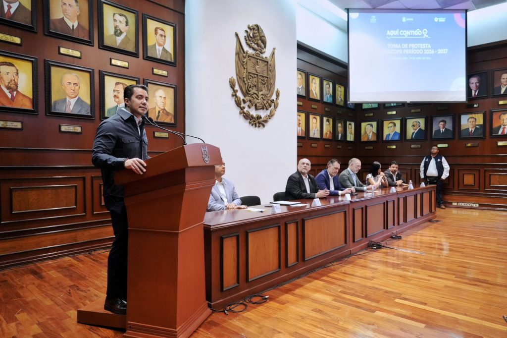 Imagen de Asiste Felifer Macías a la toma de protesta de la CANACOPE Querétaro para el periodo de 2026-2027 18