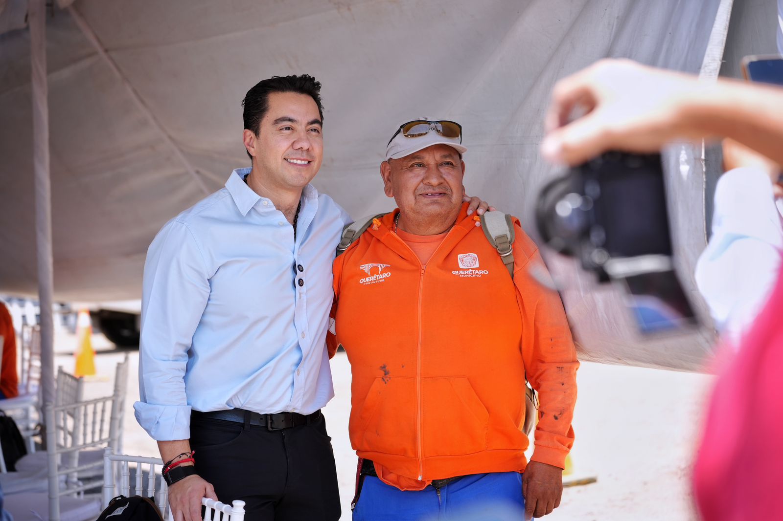 Imagen de Reconoce Felifer Macías a trabajadores de la Secretaría de Obras Públicas por el “Día de la Santa Cruz” 2