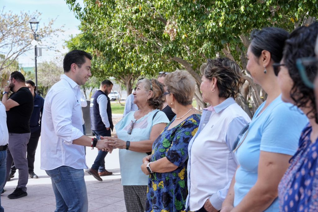 Imagen de Supervisa Felifer Macías nueva velaria y mejoras en parque de Lomas del Marqués 6