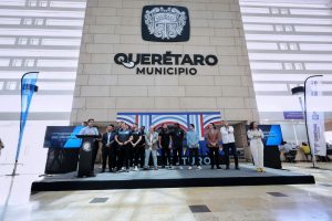 Imagen de Realiza Felifer Macías encuentro con el equipo profesional de fútbol americano Gallos Negros 50