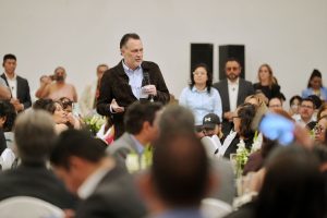 Imagen de Reconoce Felifer Macías la labor de los maestros para formar mejores generaciones 43