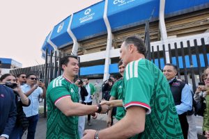 Imagen de Anuncia Felifer Macías el Zona Fest en el estadio Corregidora 37