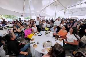 Imagen de Refrenda Felifer Macías su respaldo al comercio establecido 23