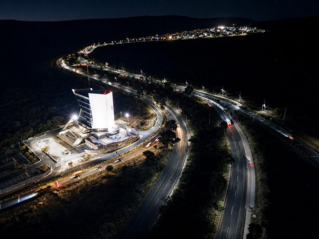 Imagen de Calles mejor iluminadas y seguras: Felifer Macías 22