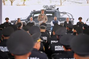 Imagen de Esta es una muestra de lo agradecidos que estamos con ustedes por su servicio y sacrifico por mantener la paz: Felifer Macías 8