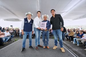 Imagen de Copia de Trabajamos para que el progreso y futuro de Querétaro llegue a todos los habitantes: Felifer Macías 25