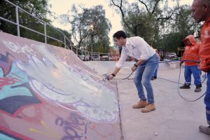 Imagen de Más de 370 mil metros cuadrados de graffiti borrados para mantener el orden y la imagen urbana de Querétaro 4