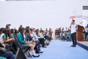 Imagen de Encabezan Felifer Macías y Mauricio Kuri la entrega del Auditorio en la Escuela Secundaria General No. 4 “Benito Juárez” 4