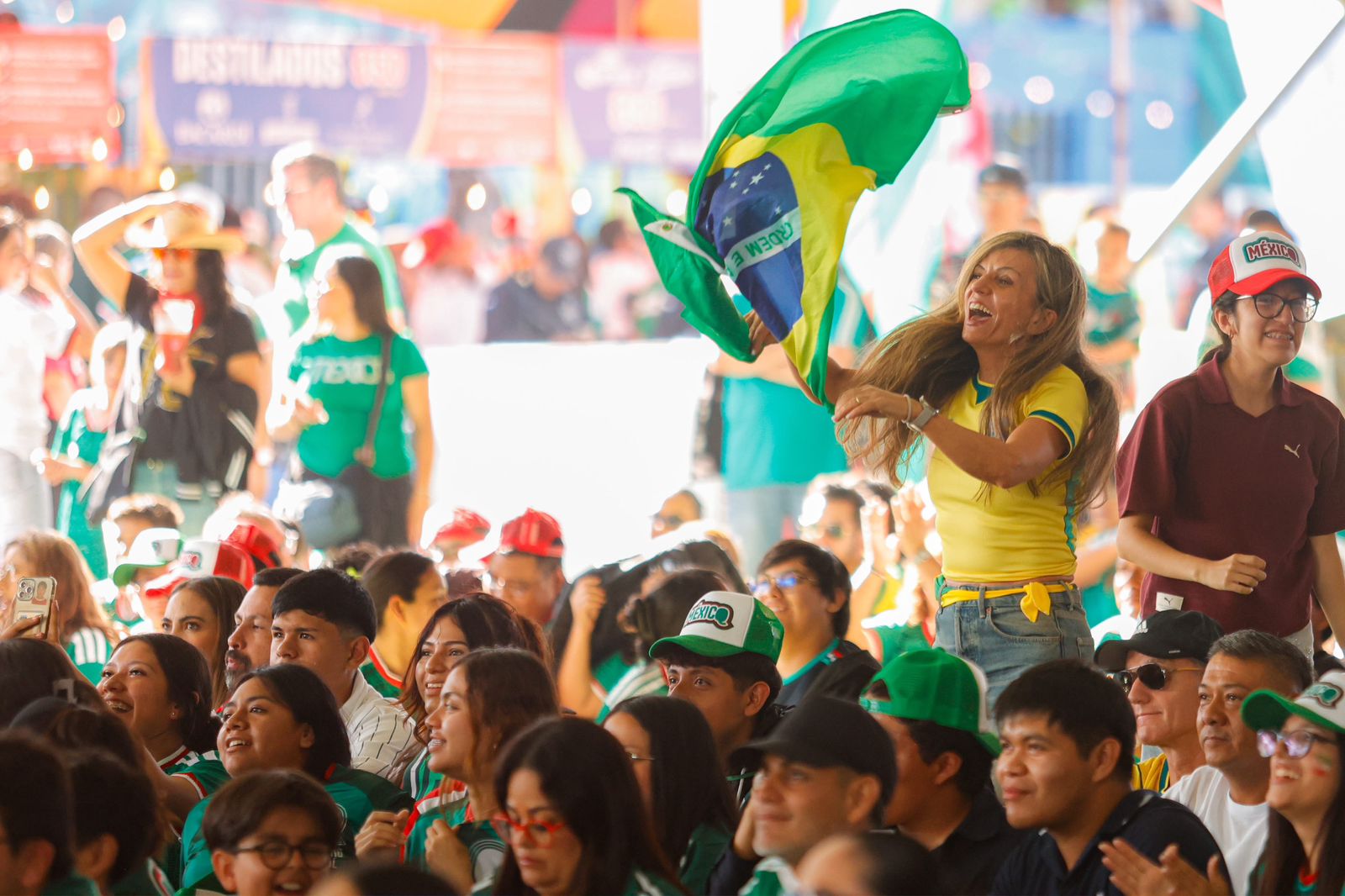 Imagen de Disfruta Felifer Macías del MéxicQ Zona Fest junto a 18 mil personas 5