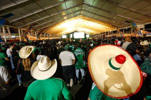 Imagen de Disfruta Felifer Macías del MéxicQ Zona Fest junto a 18 mil personas 4