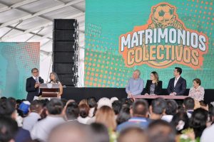 Imagen de Vivimos en la mejor ciudad de este país y así con familias fuertes, con matrimonios fuertes seguiremos construyéndola: Felifer Macías 10