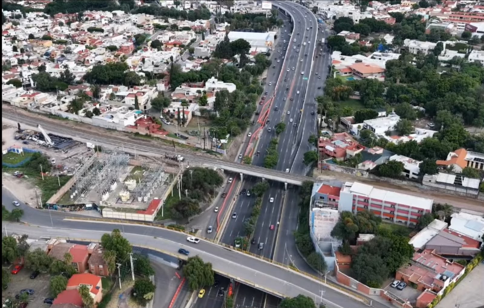 Imagen de Se exhorta a transporte de carga a respetar restricciones de circulación por obras del tren México-Querétaro 8