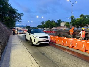 Imagen de Se implementan ajustes viales temporales en Bernardo Quintana por obra federal del tren México–Querétaro 1