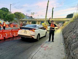 Imagen de Se implementan ajustes viales temporales en Bernardo Quintana por obra federal del tren México–Querétaro 4