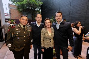 Imagen de Asiste Felifer Macías a la inauguración de las oficinas del periódico Plaza de Armas 1