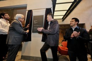 Imagen de Asiste Felifer Macías a la inauguración de las oficinas del periódico Plaza de Armas 4